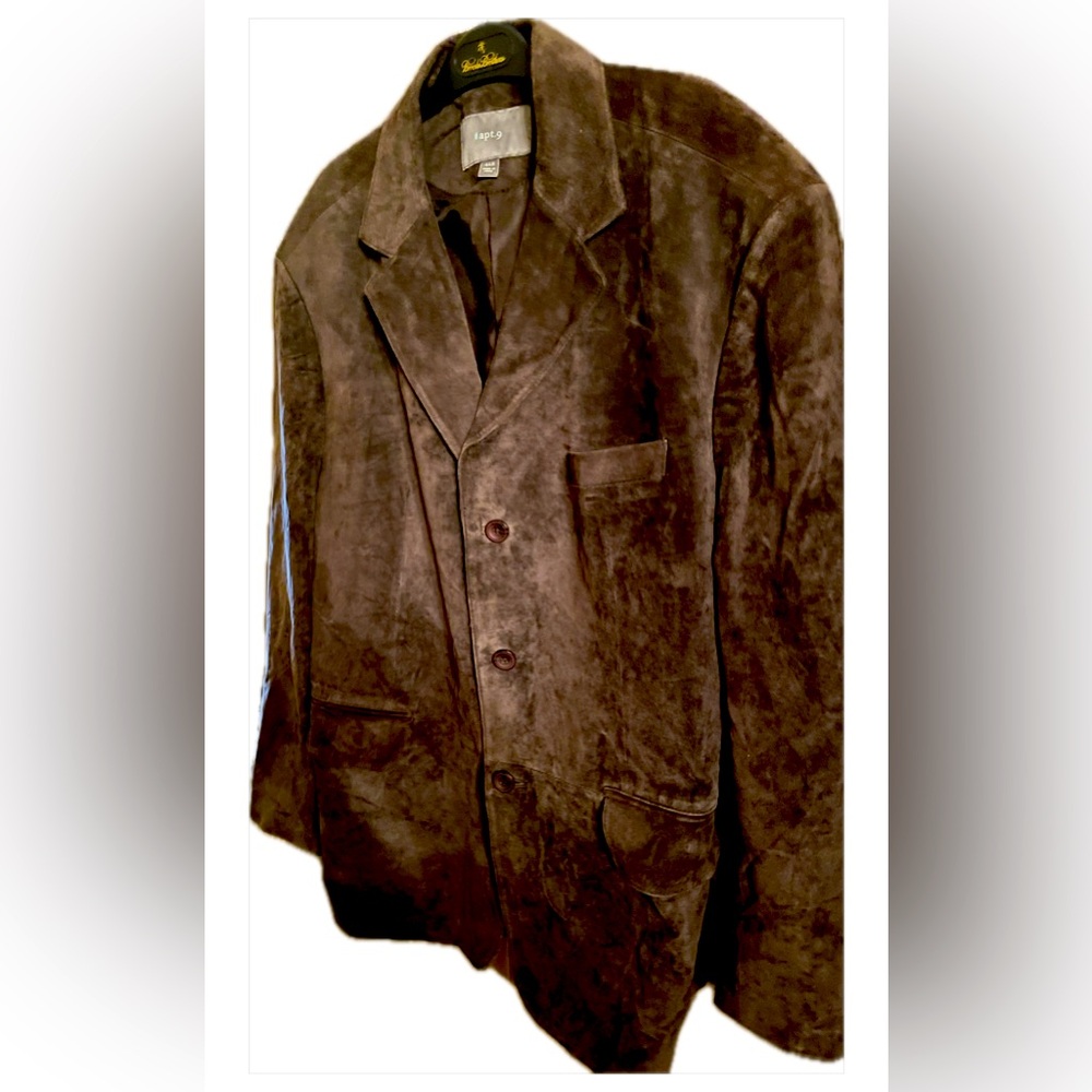 Suede SportJacket/Blazer. Sweet Chocolate Brown. NWT. Crisp, Perfect condition.